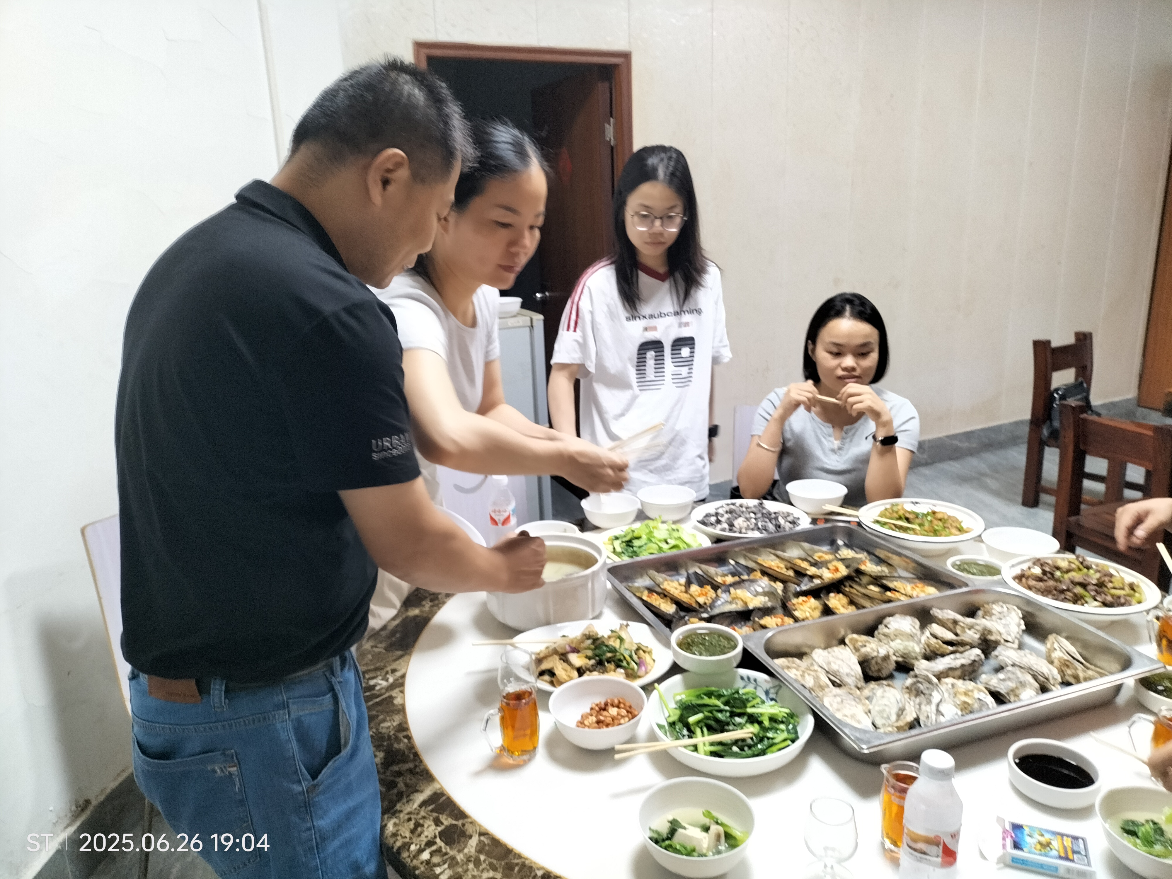 【乐情派团建纪实】职场干货+客家美食，这场分享会“料”太足！